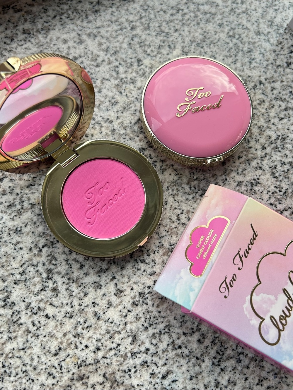 Too Faced Cloud Crush blurring Blush 
Shade Super Candy Clouds